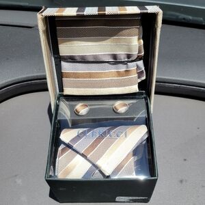 Nwot Clericci tie set